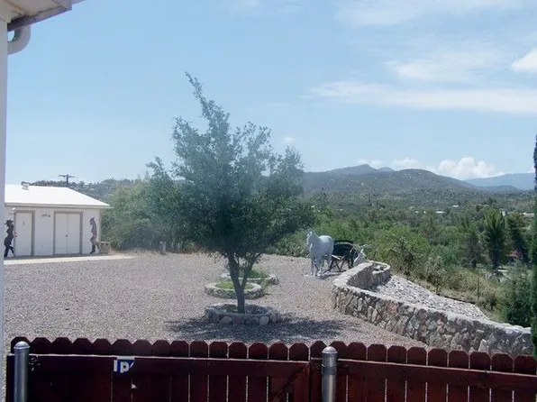 1016 N White Oak Pl, Oracle, AZ 85623