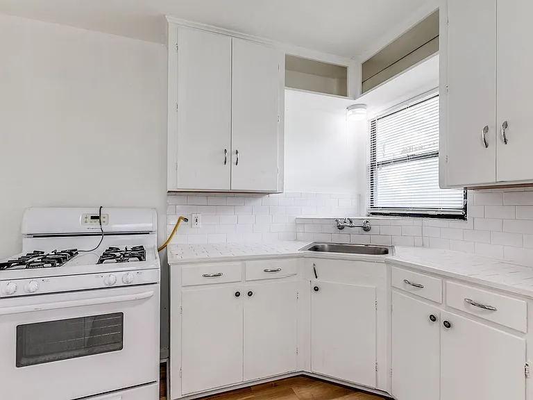 142 Helena St — Photo 11