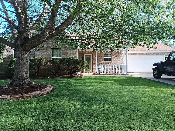 2nd image of 3940 Liverpool Dr
