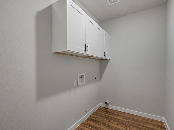 3rd image of 2111 Johnson St