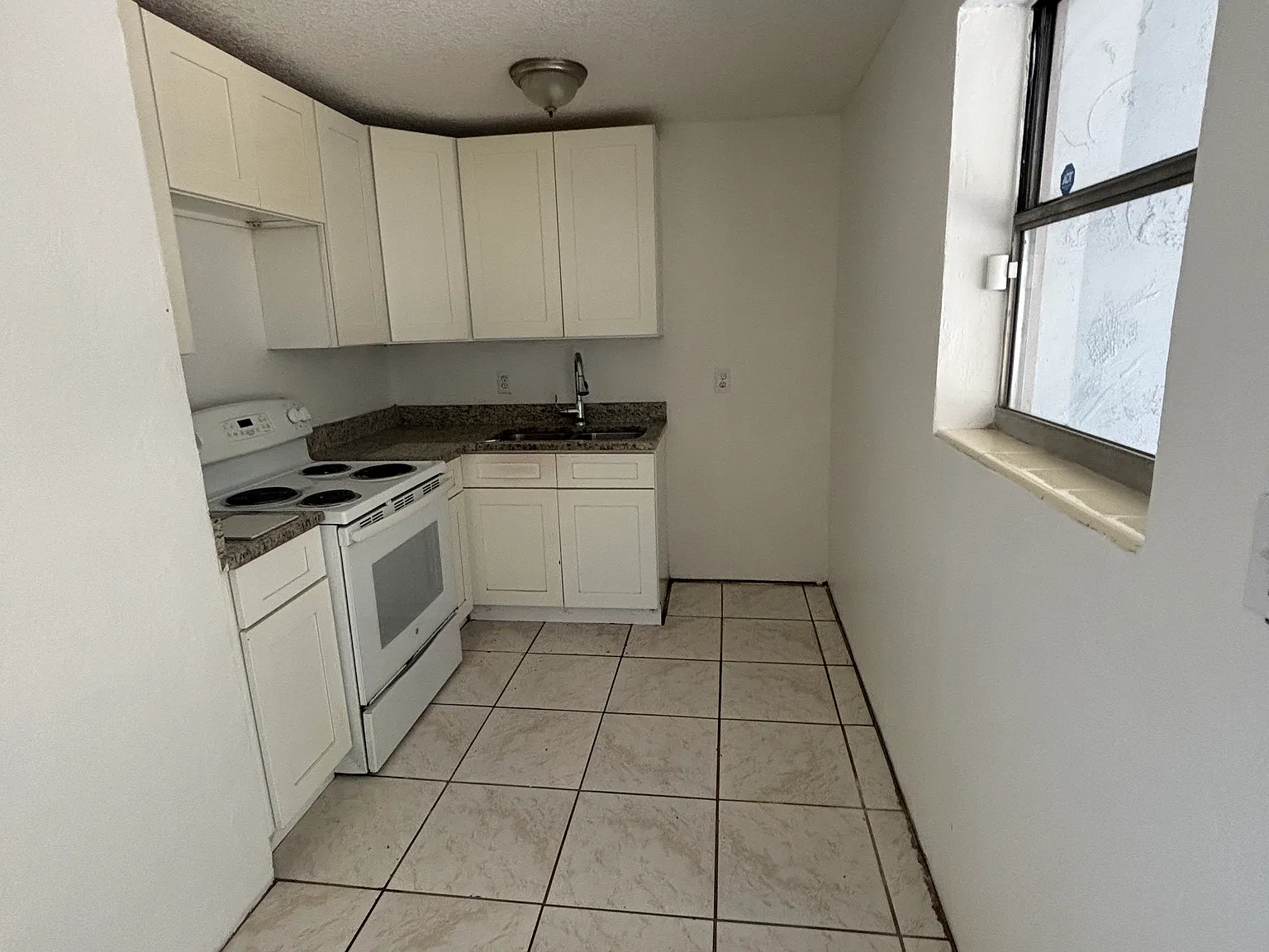 3 bed, 1388 sqft, $1,800 — Photo 3