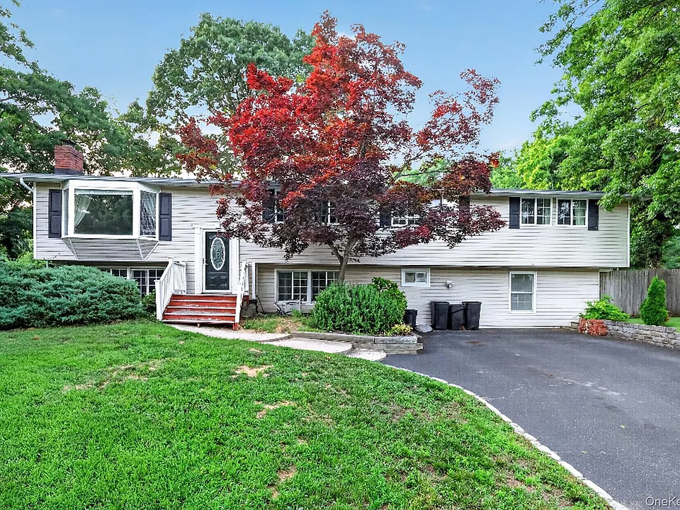 14 Branch Ln