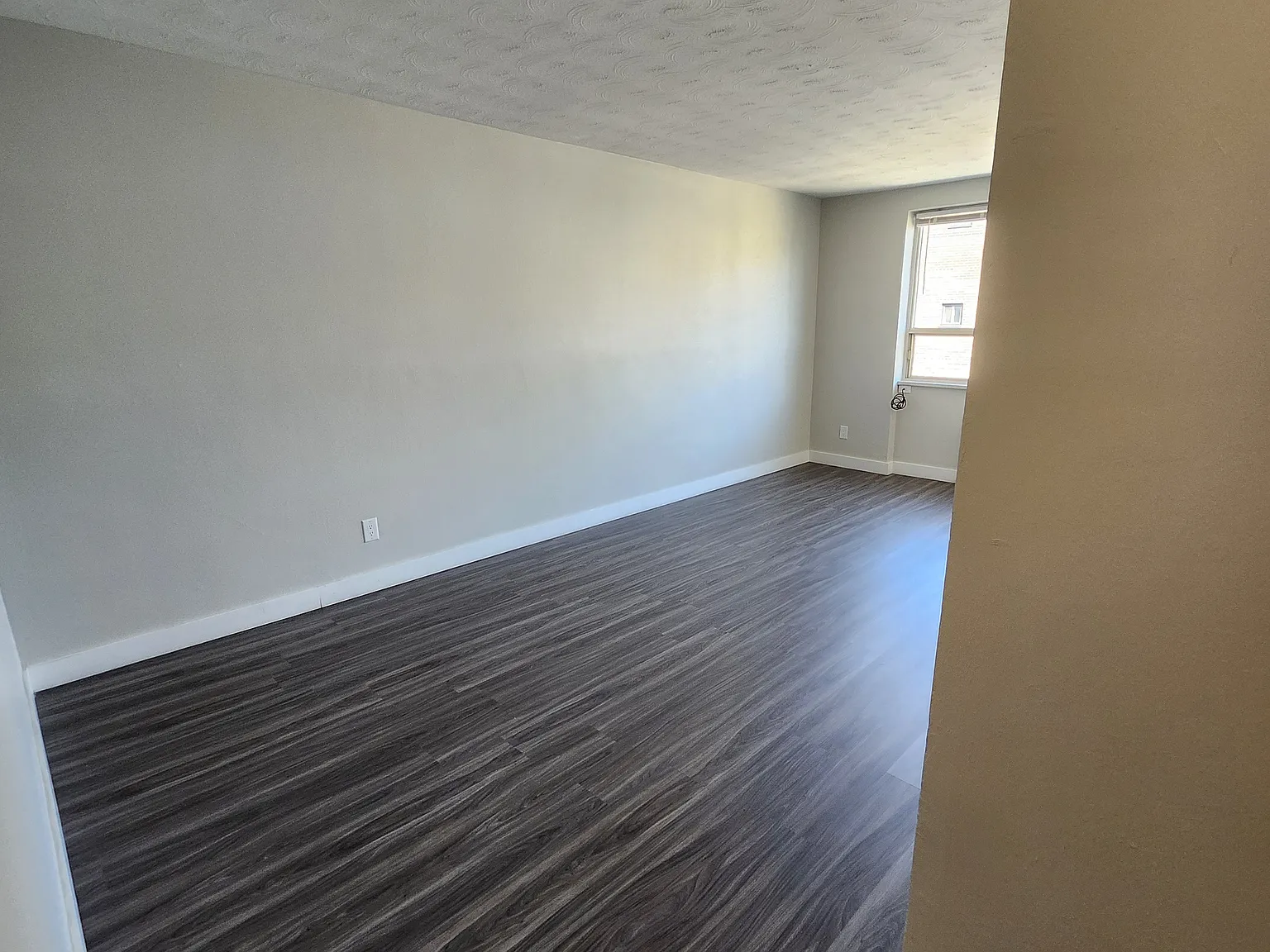 31 Spencer Ave — Photo 4