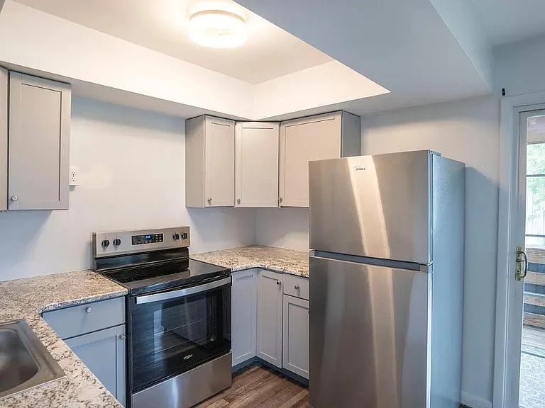570 Galen Dr — Photo 11