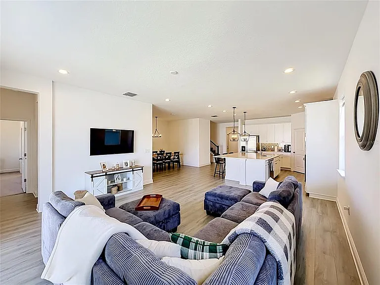 4485 Davos Dr — Photo 26