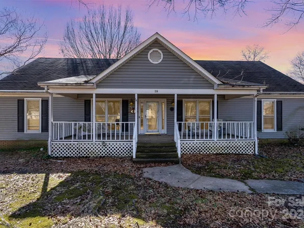 114 Juanita Dr, Pineville, NC 28134