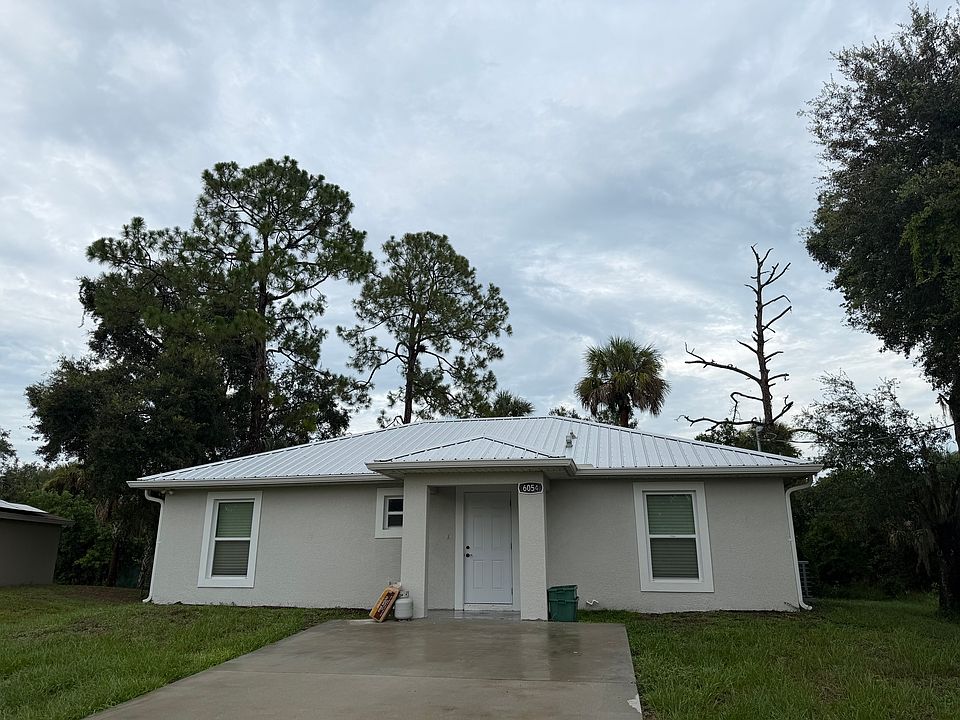 1st image of 6054 N Moss Cir