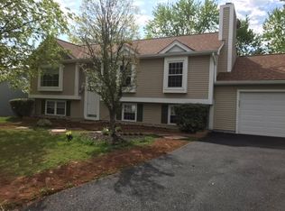 22181 Stablehouse Dr, Sterling, VA 20164