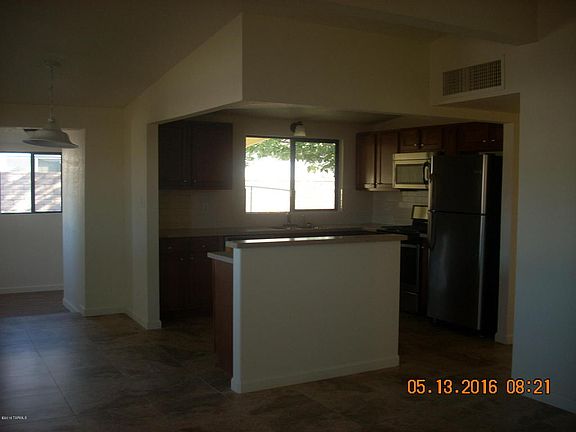 5th image of 112 N Douglas Ave
