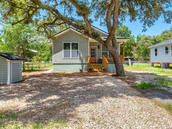 131 Delaware St, Carrabelle, FL 32322