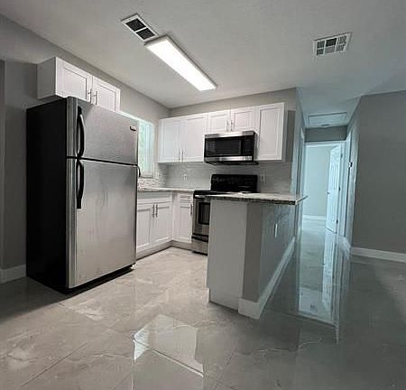 3rd image of 3380 E Atlantic Dr