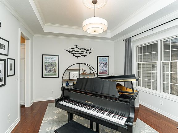 3rd image of 2011 Baihly Heights Dr SW