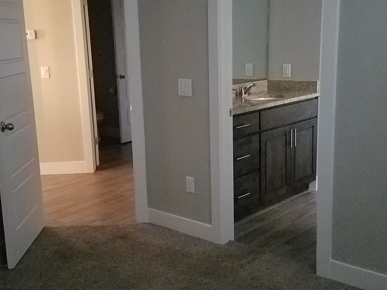 378 N Highland Pkwy — Photo 11