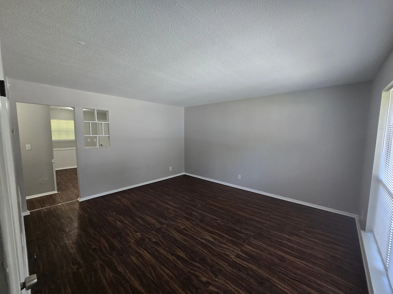 2 bed, 848 sqft, $1,300 — Photo 4