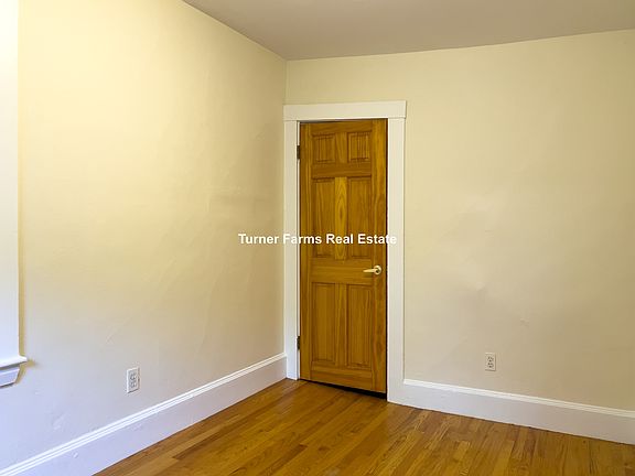 4th image of 17B Bay St #1R