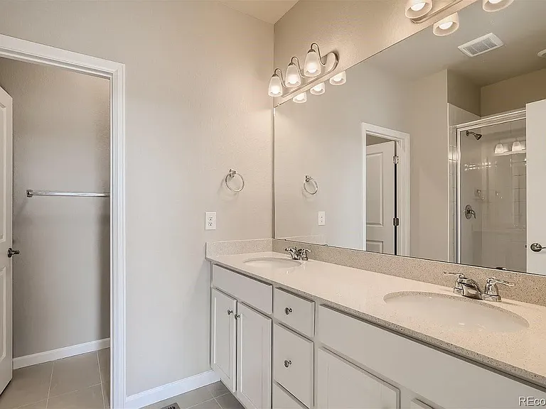 1849 S Poplar Ct — Photo 6