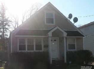 37 Oak Ave, Inwood, NY