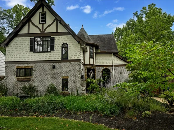 2416 Grant Ave, Cuyahoga Falls, OH 44223