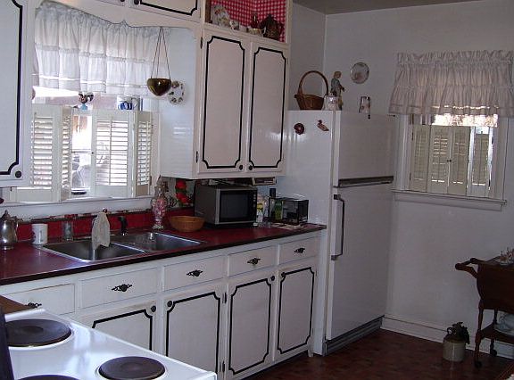 2nd image of 765 Chestnut Dr
