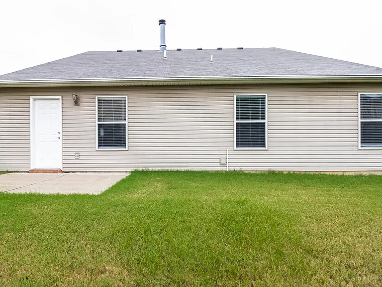 2776 Sutherland Dr — Photo 17