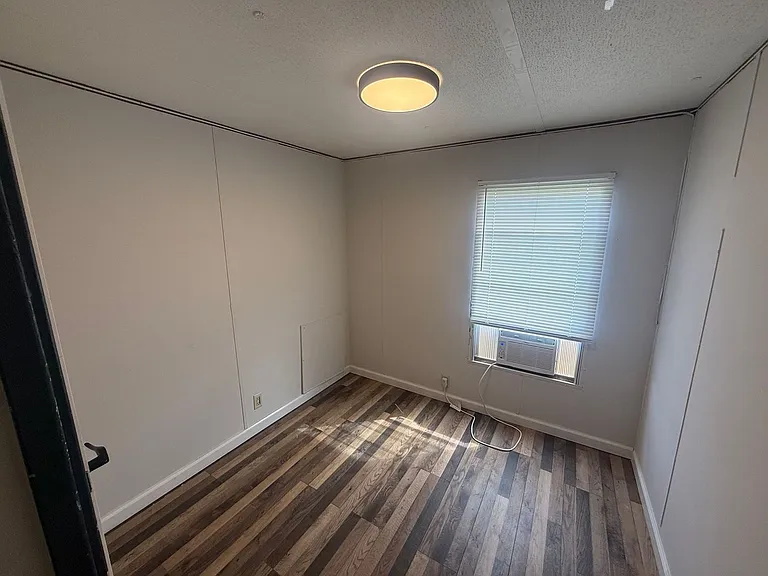 1028 Ruby St — Photo 10