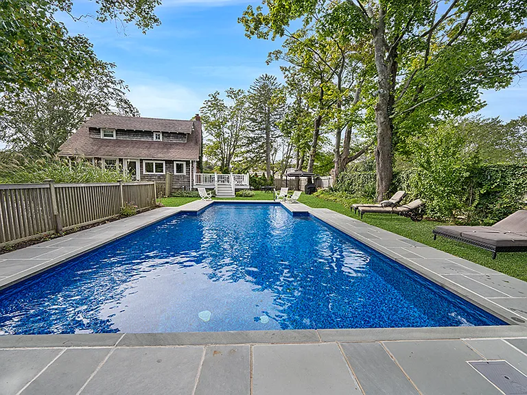 Ponquogue Ave — Photo 1