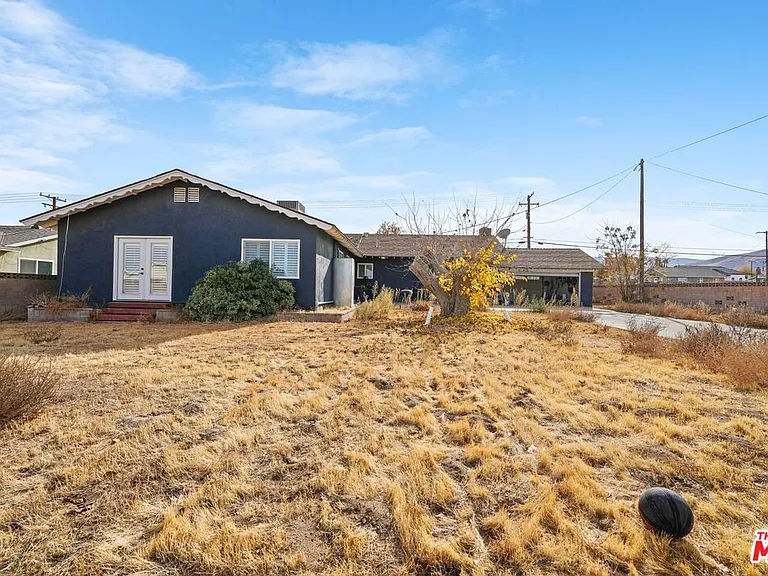4631 W Avenue M8 — Photo 43