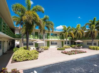 975 9th Ave S APT 14, Naples, FL 34102