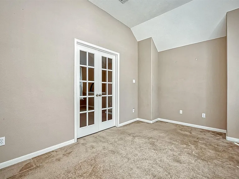 2218 Falcon Knoll Ln — Photo 33