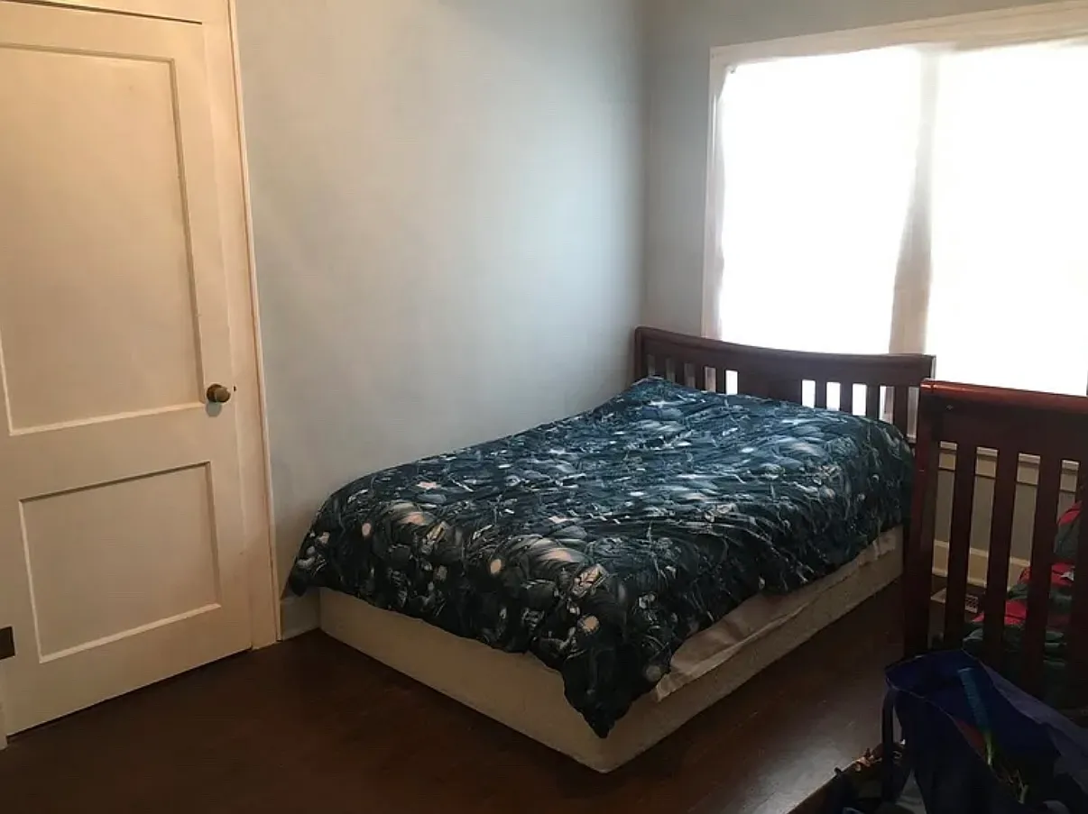 302 N Edwards Ave — Photo 4