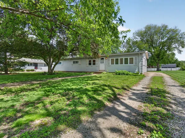 410 N Elm St, Gardner, IL 60424