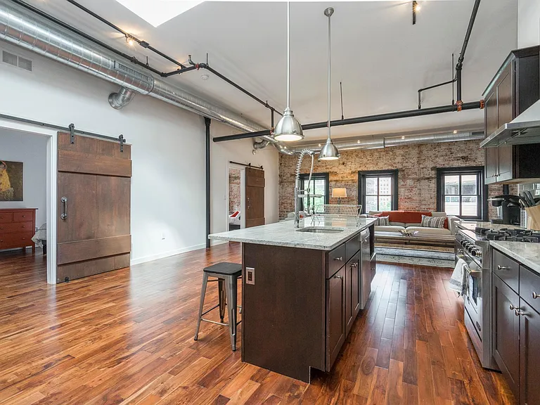 30 S 7th St #FURNISHED — Photo 11