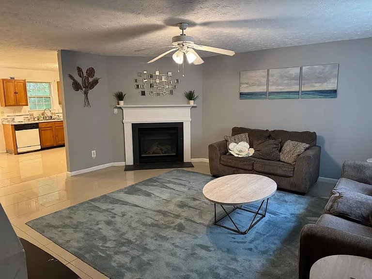 464 Village Bluff Ct — Photo 2
