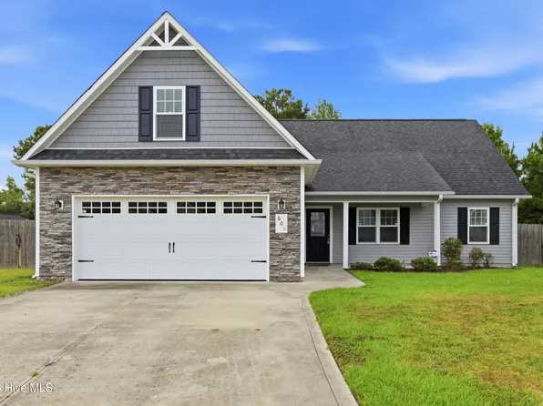 805 Cross Wind Court, Sneads Ferry, NC 28460