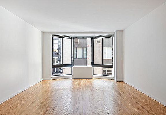 5th image of 48 W 68th St APT 11E