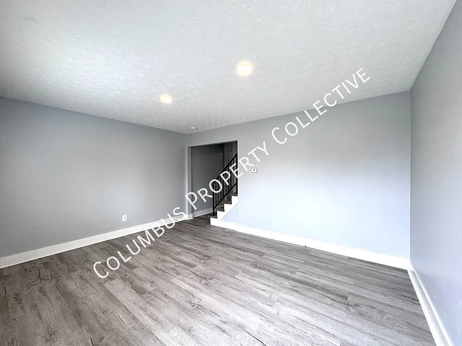 Building Photo - 4056 Carlton Ave #A