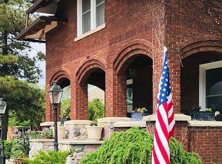 225 S Putnam St, Williamston, MI 48895