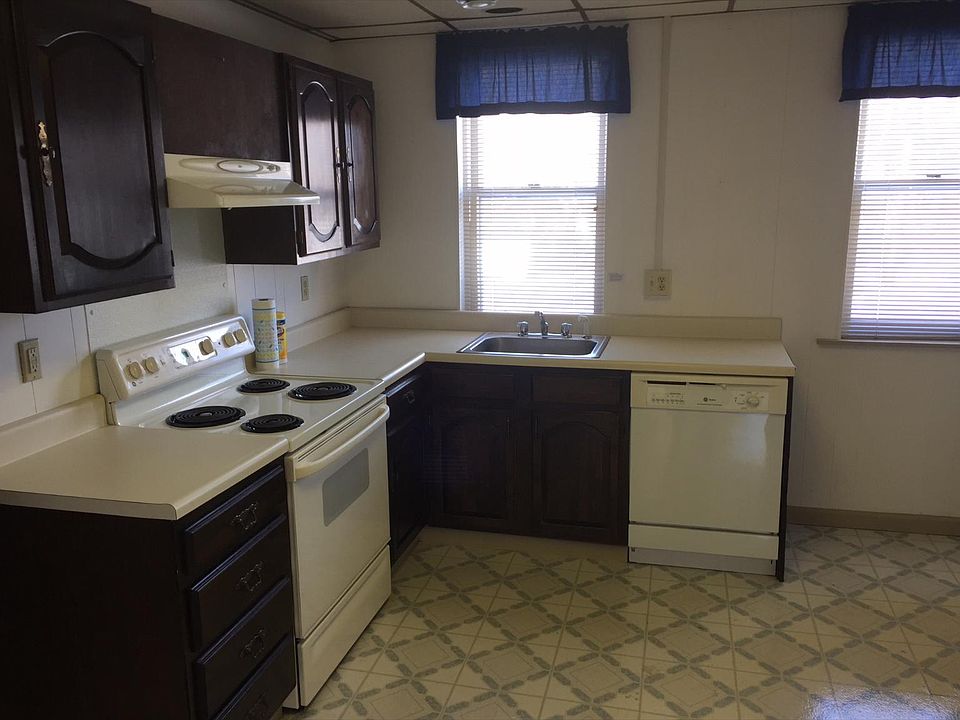 2nd image of 539 Main Street Ext #B