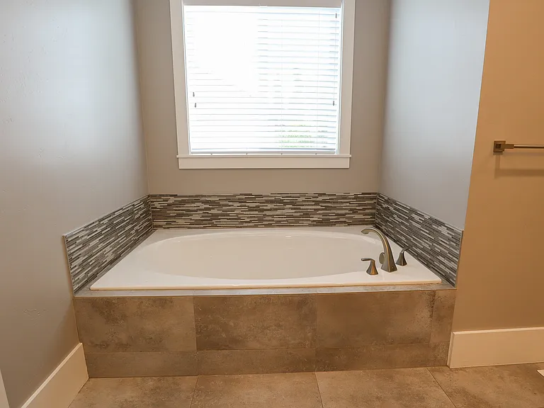 Master Tub