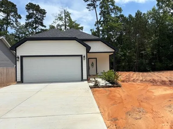 114 Indian Creek St, Willis, TX 77378