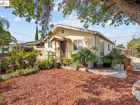 4th image of 2700 Dolores St