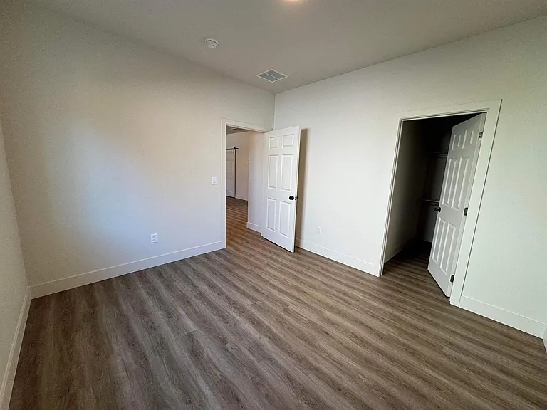 115 Alderson Ave — Photo 9