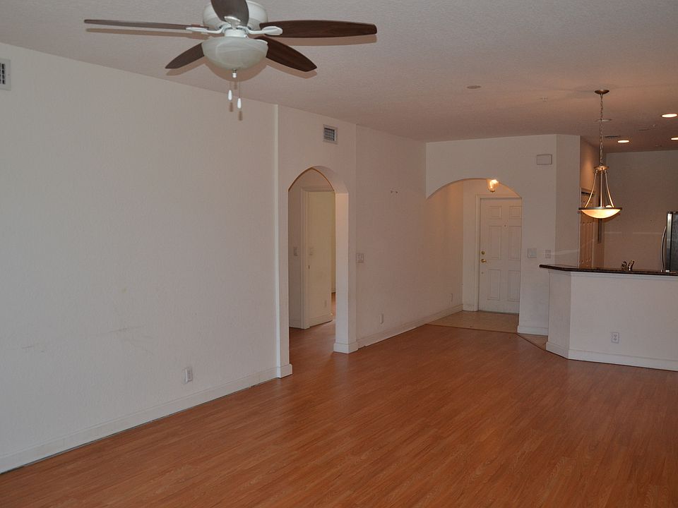 1st image of 212 Bayfront Dr
