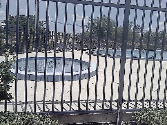 2nd image of 2368 Huntington Green Ct