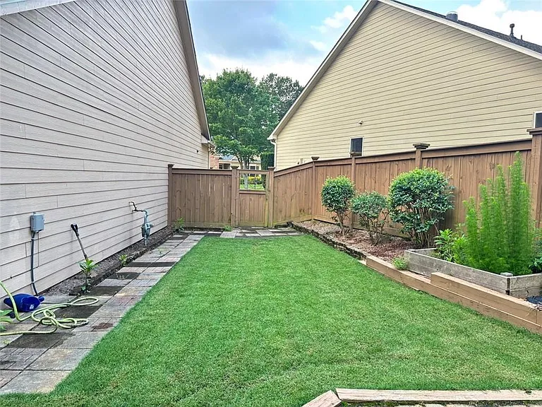 1927 Willoughby Dr — Photo 24