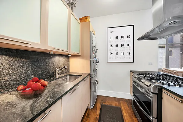 Rented by Douglas Elliman | media 14