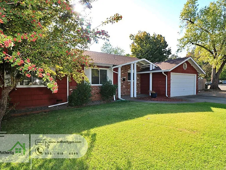 2202 Canal Dr — Photo 4
