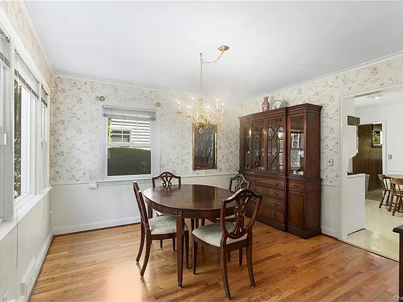 3rd image of 16 Deerfield Ave