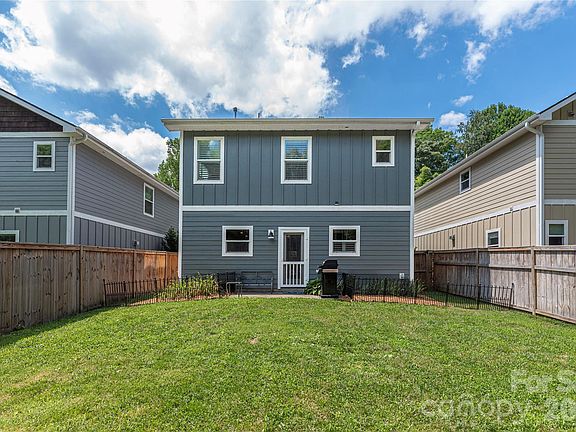 5th image of 21 Crayton Park Dr