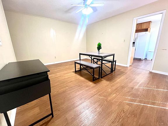 3rd image of 4019 Killarney Dr NW #1